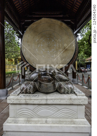 Vietnam, Hanoi, drum with turtle in the imperial city. of Than Long. 124504340