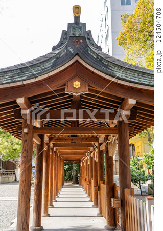 坐摩神社（いかすり神社）ざまさん（ざま神社）渡辺姓発祥地　境内社の回廊 124504708
