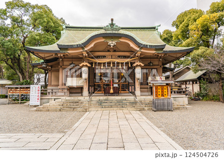 坐摩神社（いかすり神社）ざまさん（ざま神社）渡辺姓発祥地　住居守護の神、旅行安全の神　拝殿 124504726