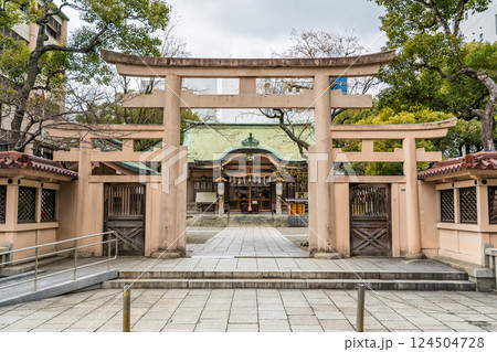 坐摩神社（いかすり神社）ざまさん（ざま神社）渡辺姓発祥地　住居守護の神、旅行安全の神　三ツ鳥居 124504728
