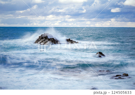 越前海岸の冬景色 124505633