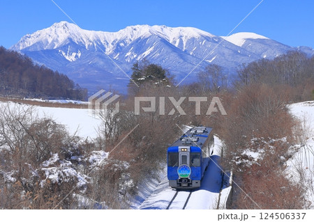 八ヶ岳連峰と小海線 八ヶ岳連峰と小海線 124506337