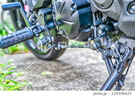 大型バイクのバイクスタンドのクローズアップ 124506425
