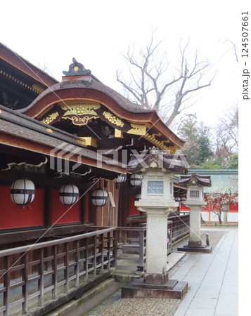 京都の名所、飛梅伝説で有名な菅原道真公を御祭神としておまつりする北野天満宮、御后三柱おんこうのみはら 京都の名所、飛梅伝説で有名な菅原道真公を御祭神としておまつりする北野天満宮、御后三柱おんこうのみはら 124507661