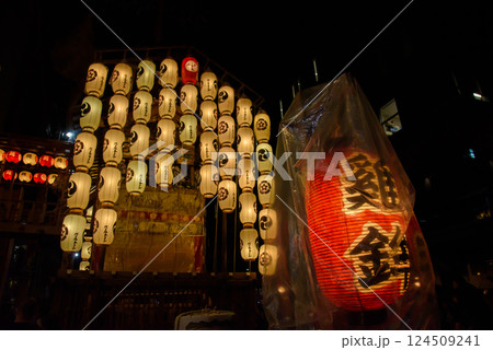 祇園祭、宵山の鶏鉾 124509241