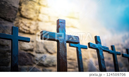 十字架と宗教を信仰する人々 十字架と宗教を信仰する人々 124509706