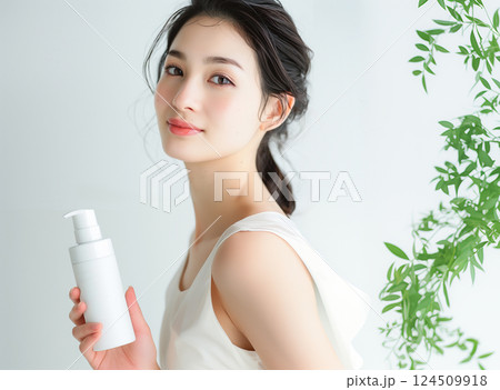 アジア人女性のポートレート(スキンケア・ボディケア・エステサロン) アジア人女性のポートレート(スキンケア・ボディケア・エステサロン) 124509918