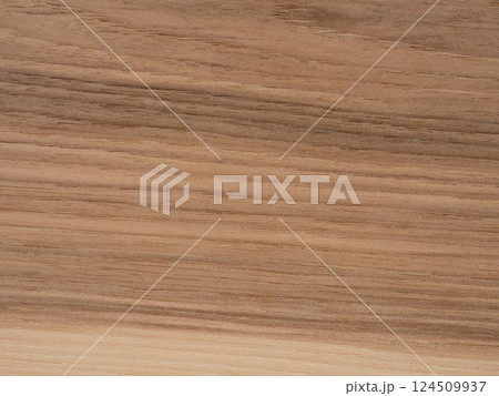 Warm-toned Hickory veneer with natural straight wood grain 124509937