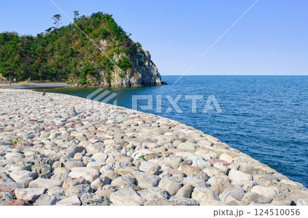 大分県姫島　くじら波止と観音崎 124510056