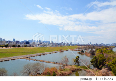 大阪 菅原城北大橋から望む淀川のワンド 大阪 菅原城北大橋から望む淀川のワンド 124510223