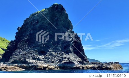 高速船から見える沖縄県慶良間諸島の島々 124510640