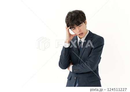 ビジネス 男性 考える ビジネス 男性 考える 124511227