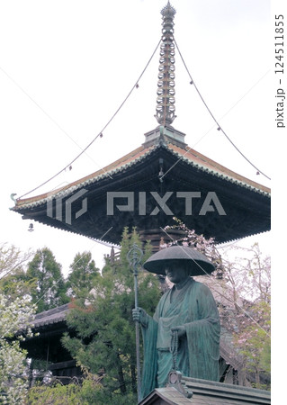 四国霊場第19番札所「立江寺」多宝塔と弘法大師像 四国霊場第19番札所「立江寺」多宝塔と弘法大師像 124511855