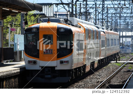 近鉄30000系電車  ビスタカー〔3世〕 124512392