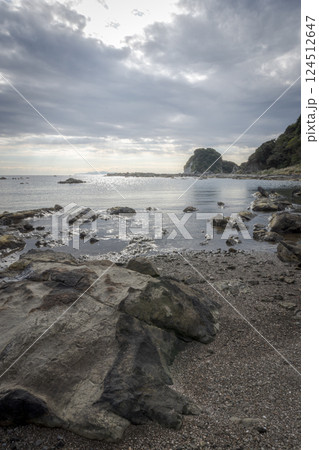 磯のある海岸の風景 磯のある海岸の風景 124512647