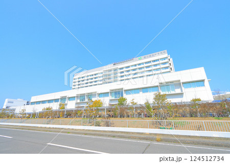 香川県高松市、香川県立中央病院の風景 124512734