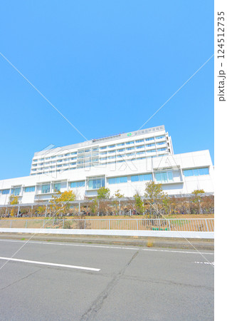 香川県高松市、香川県立中央病院の風景 124512735