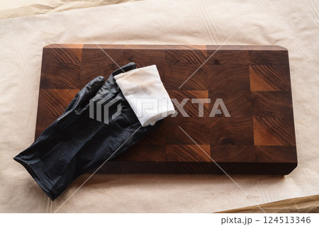 applying food safe oil finish to walnut cutting board composition applying food safe oil finish to walnut cutting board composition 124513346