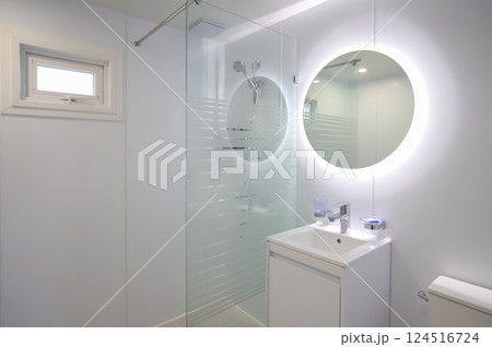 clean and modern bathroom interior 124516724