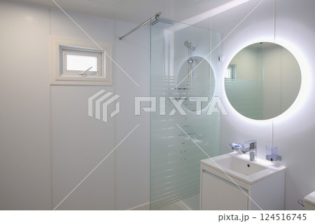 clean and modern bathroom interior 124516745