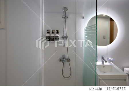 clean and modern bathroom interior clean and modern bathroom interior 124516755