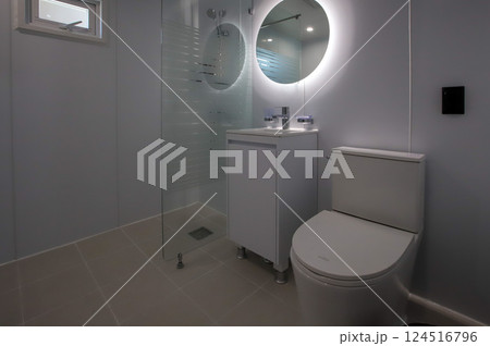 clean and modern bathroom interior 124516796