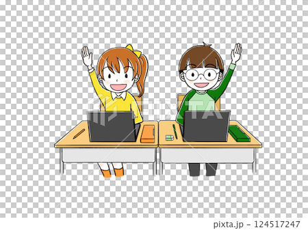 パソコンで勉強する子ども 124517247
