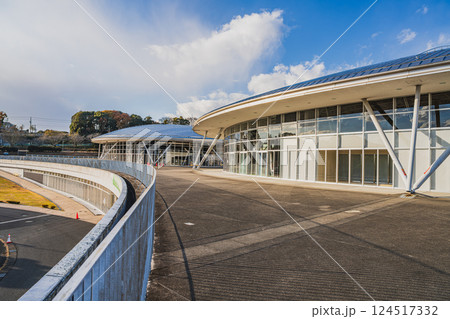 浜松市にある浜北総合体育館の風景(静岡県) 浜松市にある浜北総合体育館の風景(静岡県) 124517332