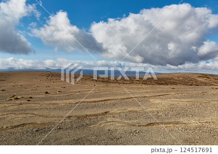 Barren mountain landscape in Tongariro National Park, New Zealand 124517691