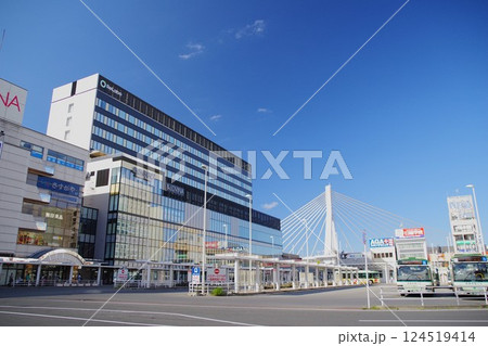 青森の駅 晴れた日のJR青森駅東口ビル 青森の駅 晴れた日のJR青森駅東口ビル 124519414