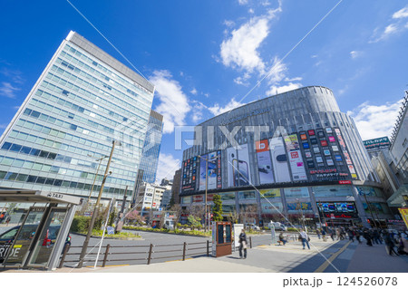 秋葉原駅前の風景　東京都 124526078