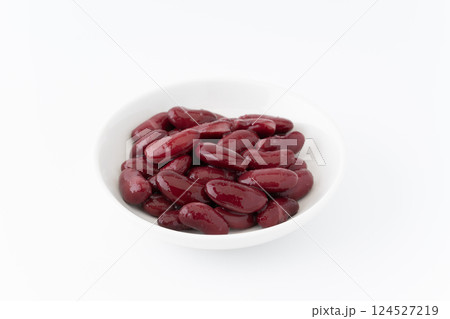 お皿に入ったレッドキドニービーンズ（水煮） 124527219