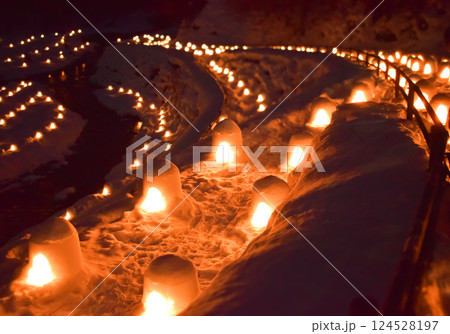 栃木県日光市の湯西川温泉かまくら祭り 栃木県日光市の湯西川温泉かまくら祭り 124528197