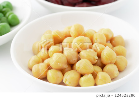 ひよこ豆（水煮）のクローズアップ 124528290