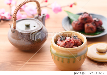 かつお梅 紀州南高梅 （ 梅干し ） 124531657