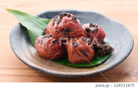 かつお梅 紀州南高梅 ( 梅干し ) かつお梅 紀州南高梅 ( 梅干し ) 124531675