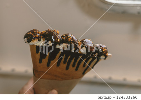 チョコレートとマシュマロ　クレープ　 124533260