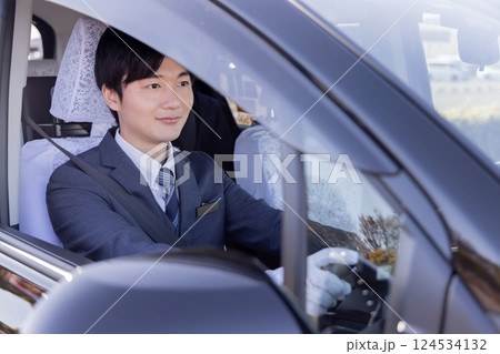 タクシードライバー 124534132