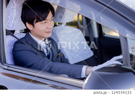 タクシードライバー 124534133