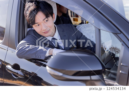 タクシードライバー 124534134