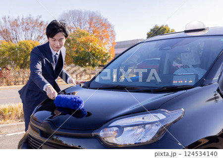 タクシードライバー 124534140