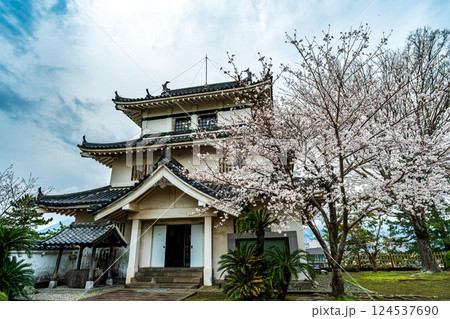島原城の西三重櫓 島原城の西三重櫓 124537690