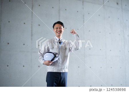 作業着の男性 作業着の男性 124538698