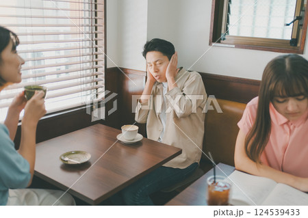 coffee shop 124539433