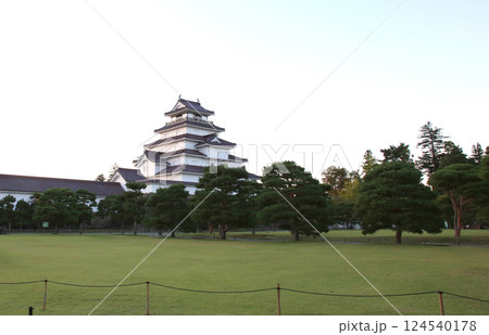 鶴ヶ城　会津若松　会津若松城　若松城本丸御　会津若松観光　天守閣　お城　福島県観光　若松城城址公園　 124540178