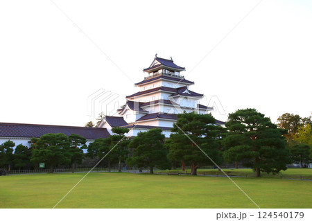 鶴ヶ城　会津若松　会津若松城　若松城本丸御　会津若松観光　天守閣　お城　福島県観光　若松城城址公園　 124540179