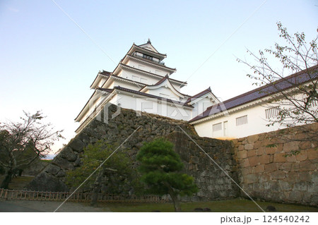 鶴ヶ城 会津若松 会津若松城 若松城本丸御 会津若松観光 天守閣 お城 福島県観光 若松城城址公園  鶴ヶ城 会津若松 会津若松城 若松城本丸御 会津若松観光 天守閣 お城 福島県観光 若松城城址公園  124540242
