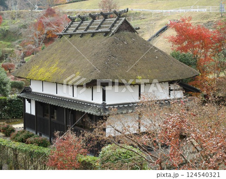 熊本県阿蘇郡小国町、北里柴三郎博士生誕の地にある記念館「北里柴三郎記念館」内に建つ博士の生家 124540321