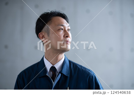 作業服の男性 124540638