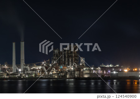 【山口県周南市晴海親水公園からの工場夜景】 124540900